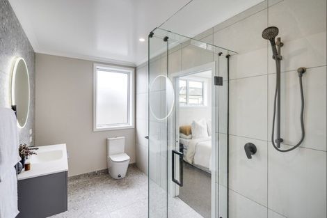 Photo of property in 15 West Place, Greenmeadows, Napier, 4112