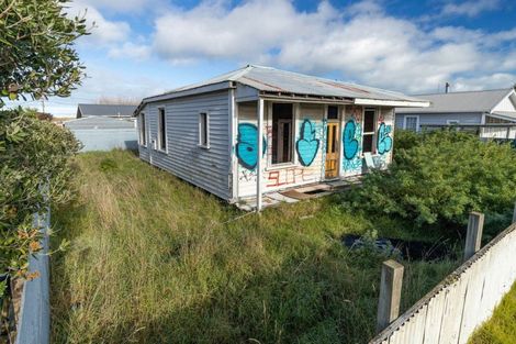 Photo of property in 87 Hinau Street, Castlecliff, Wanganui, 4501
