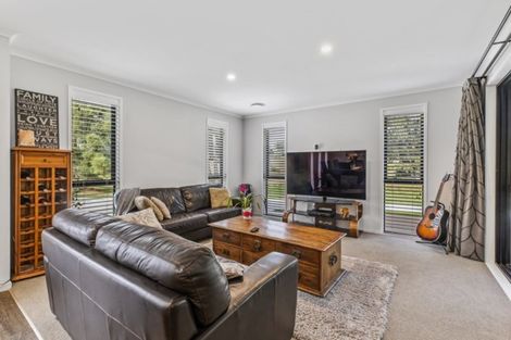 Photo of property in 11 Meadowbrook Place, Buckland, Pukekohe, 2677