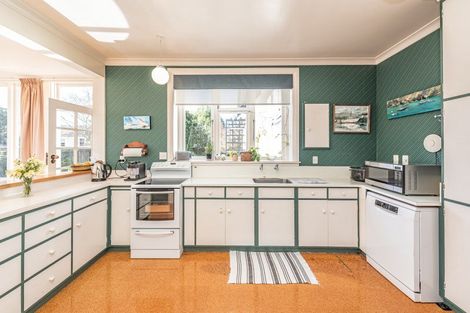 Photo of property in 32 Brassey Road, Saint Johns Hill, Whanganui, 4500