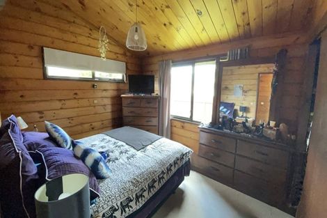 Photo of property in 63 Gemstone Drive, Birchville, Upper Hutt, 5018