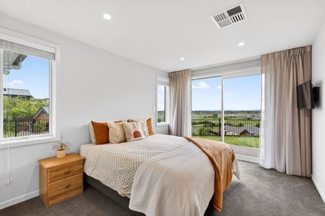 Photo of property in 77 Oak Road, Poraiti, Napier, 4112