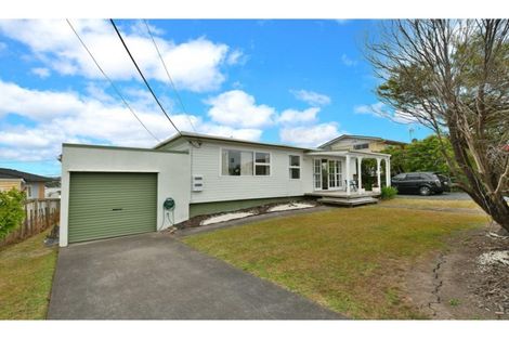 Photo of property in 998 Whangaparaoa Road, Tindalls Beach, Whangaparaoa, 0930