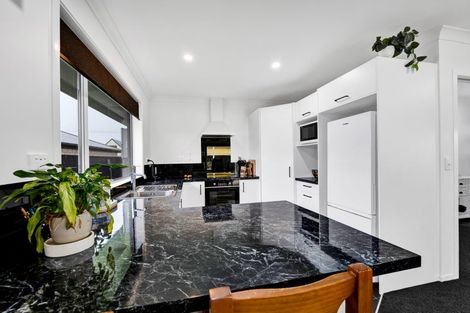 Photo of property in 110 Cracroft Street, Waitara, 4320