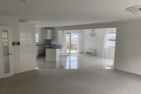 Photo of property in 5b Sandino Place, Grenada Village, Wellington, 6037