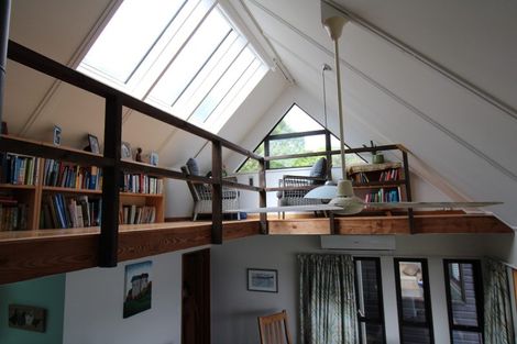 Photo of property in 25 Oxley Crescent, Broad Bay, Dunedin, 9014