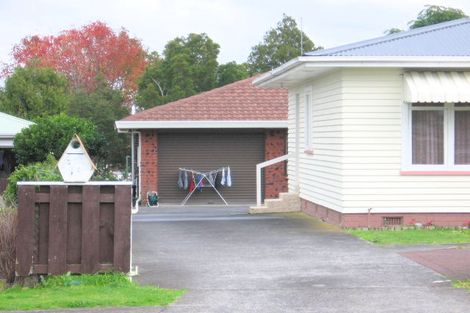 Photo of property in 2/5 Rogers Road, Manurewa, Auckland, 2102