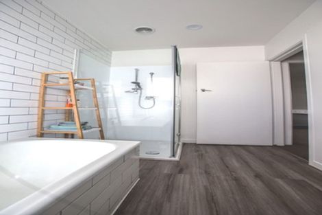 Photo of property in 130 Waimairi Road, Ilam, Christchurch, 8041