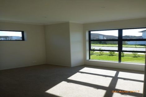 Photo of property in 32 Kaimanawa Road, Karaka, Papakura, 2113