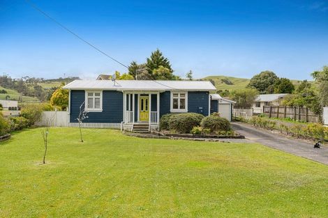 Photo of property in 40 Awaroa Road, Helensville, 0800