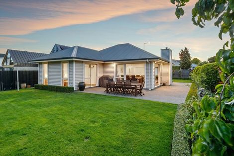 Photo of property in 104 Wairakei Road, Bryndwr, Christchurch, 8052
