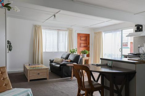 Photo of property in 116 Woodglen Road, Glen Eden, Auckland, 0602