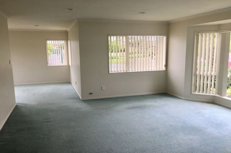 Photo of property in 10 Newry Close, East Tamaki Heights, Auckland, 2016
