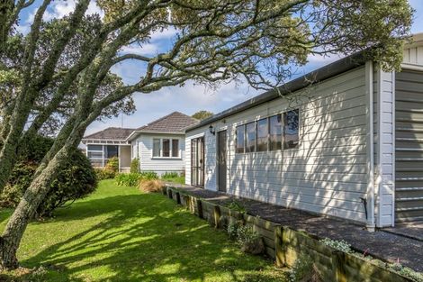 Photo of property in 62 Ocean View Road, Northcote, Auckland, 0627