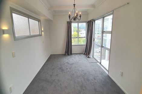 Photo of property in 37 Raroa Terrace, Tawa, Wellington, 5028