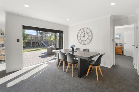 Photo of property in 25 Croftview Road, Wattle Downs, Auckland, 2103