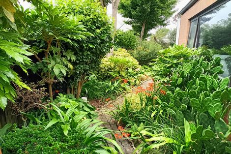 Photo of property in 21 Dunrobin Place, Avonhead, Christchurch, 8042