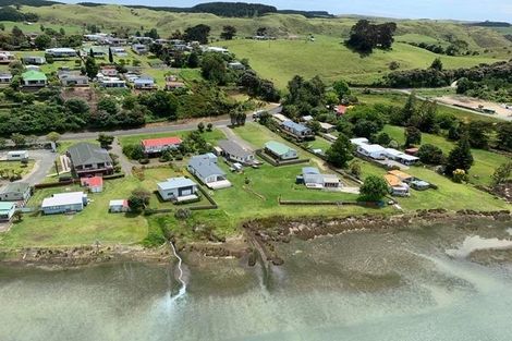 Photo of property in 133 Pouewe Street, Kawhia, 3889