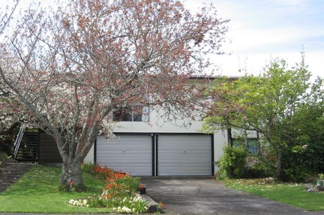 Photo of property in 1 Naera Place, Kawaha Point, Rotorua, 3010
