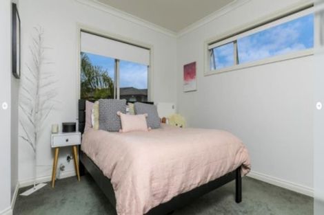 Photo of property in 2 Oscar Road, Greenhithe, Auckland, 0632