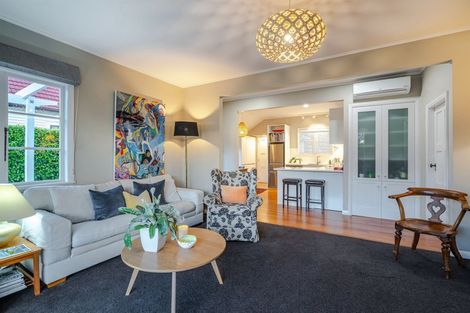 Photo of property in 1/193 Queen Street, Northcote Point, Auckland, 0627