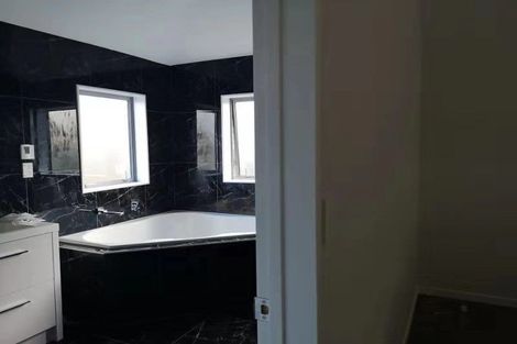 Photo of property in 53 Cheriton Road, Mellons Bay, Auckland, 2014