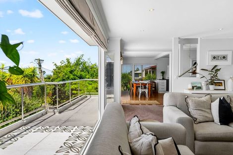 Photo of property in 8a Tipau Street, Torbay, Auckland, 0630