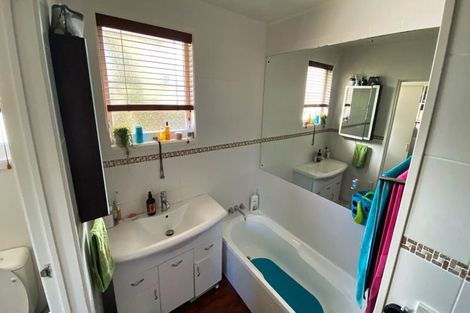 Photo of property in 25 Whitford Road, Howick, Auckland, 2014