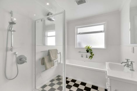 Photo of property in 6 Trent Avenue, Hokowhitu, Palmerston North, 4410