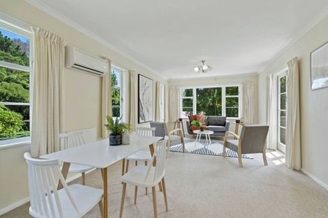 Photo of property in 546 Stokes Valley Road, Stokes Valley, Lower Hutt, 5019