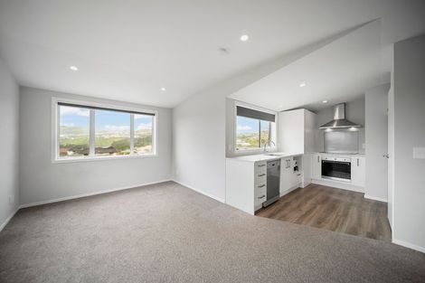 Photo of property in 3a Hillview Crescent, Paparangi, Wellington, 6037