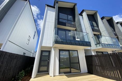 Photo of property in 10 Papa Takaro Lane, Flat Bush, Auckland, 2019