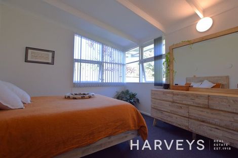 Photo of property in 13 Eastglen Road, Glen Eden, Auckland, 0602