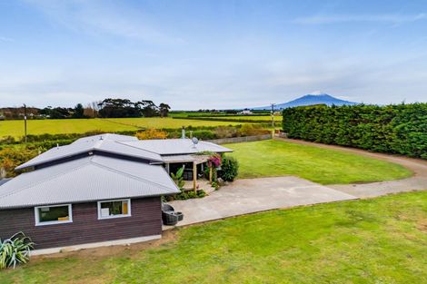 Photo of property in 5883 Mountain Road, Normanby, Hawera, 4673