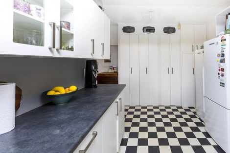 Photo of property in 44 Dowling Grove, Silverstream, Upper Hutt, 5019