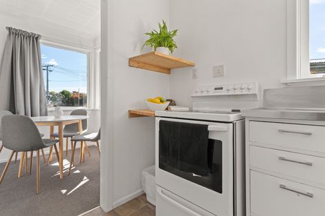 Photo of property in 16 Wavell Crescent, Lansdowne, Masterton, 5810