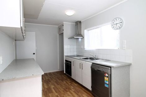 Photo of property in 43 Goodwood Drive, Goodwood Heights, Auckland, 2105