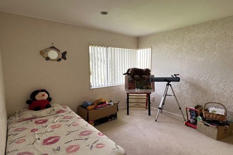 Photo of property in 1/994 Beach Road, Torbay, Auckland, 0630