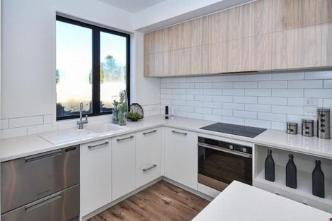 Photo of property in 24 Tapuwae Way, Mangere Bridge, Auckland, 2022