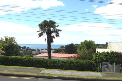 Photo of property in 2/18 Nigel Road, Browns Bay, Auckland, 0630