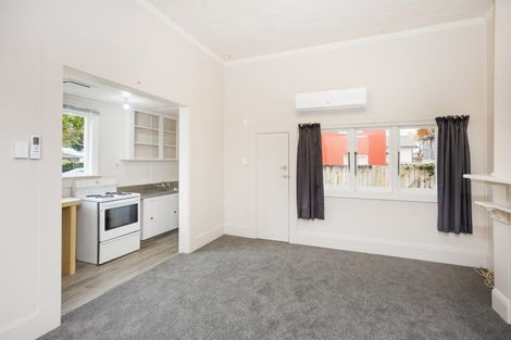 Photo of property in 8 Rolleston Street, Hokowhitu, Palmerston North, 4410