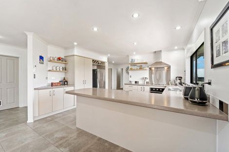 Photo of property in 18a Alexandra Street, Riverhead, 0820