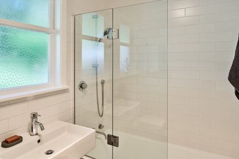 Photo of property in 20 Kiriwai Road, Paremata, Porirua, 5024