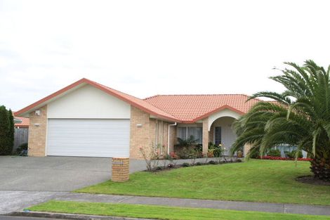 Photo of property in 14 Arrathorne Place, Northpark, Auckland, 2013