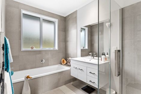 Photo of property in 16 Discovery Drive, Gulf Harbour, Whangaparaoa, 0930