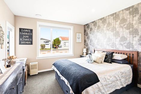Photo of property in 160 Bay View Road, South Dunedin, Dunedin, 9012
