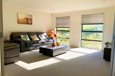 Photo of property in 4 Travis View Drive, Fairview Heights, Auckland, 0632