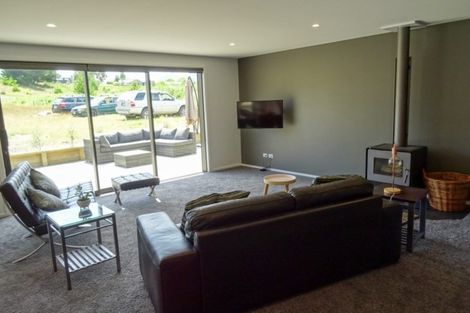 Photo of property in 16 Sarges Way, Lake Hawea, Wanaka, 9382