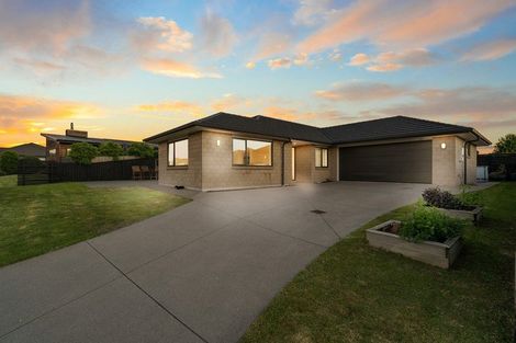 Photo of property in 50 Harbour Crest Drive, Waiuku, 2123
