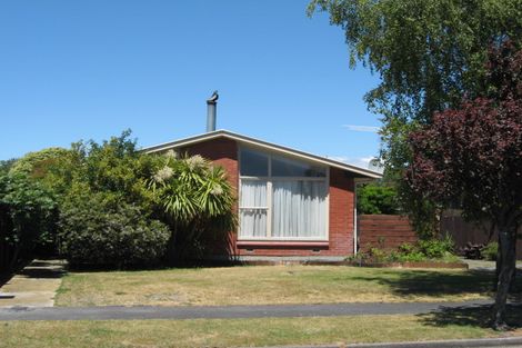 Photo of property in 3 Elder Place, Parklands, Christchurch, 8083